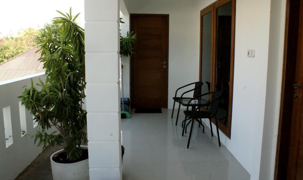 Taco Corner Apartment กีลีตราวางัน ห้อง รูปภาพ